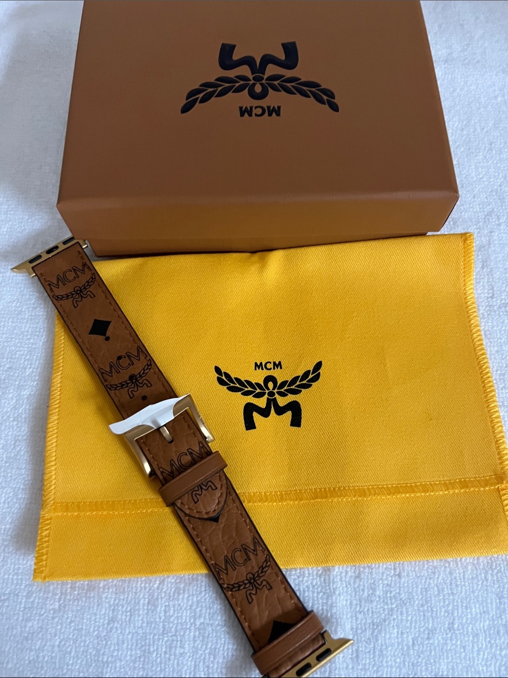 Apple Watch Band In
Fits 38mm / 40mm / 41mm Watch - Picture 5 of 12